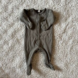 Quincy Mae Button up Footie 0-3M